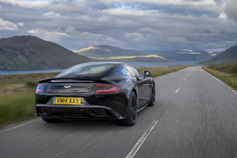  Aston Martin Vanquish Carbon Black 2014 года  (фото 22 из 30)